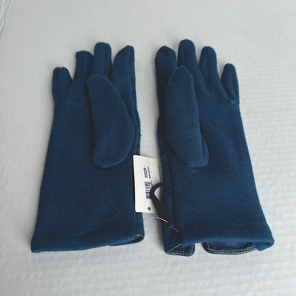 Adrianna by Howard’s || womans gloves embroidery flower finger for phone use